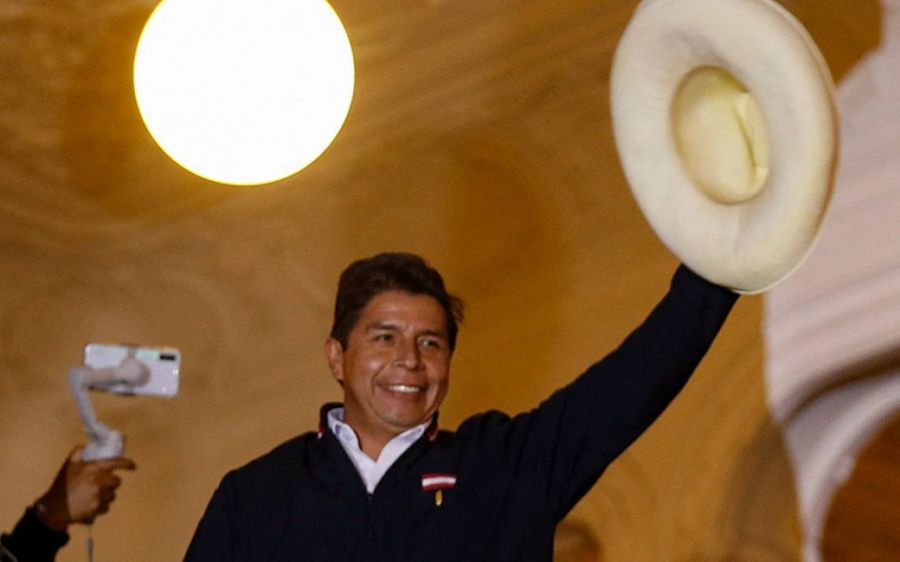 Pedro Castillo pateó el tablero en Perú
